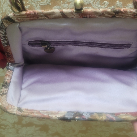 2000'sMoschino Floral Tapestry Shoulder Bag with Floral Appliques. Made In Italy - Picture 7 of 15